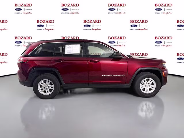 2025 Velvet Jeep Grand Cherokee Laredo 4X4 SUV