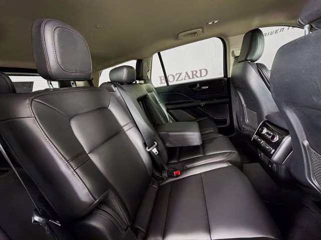 2023 White Metallic Lincoln Aviator Standard RWD SUV