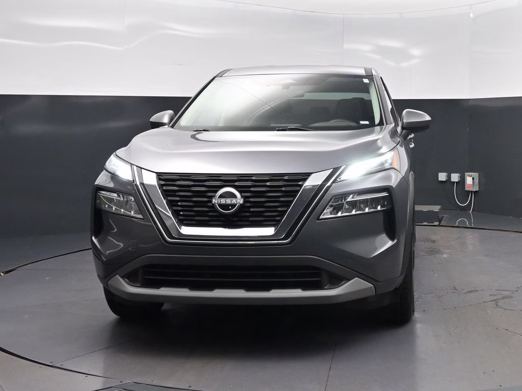 2023 Gun Metallic Nissan Rogue SV FWD SUV