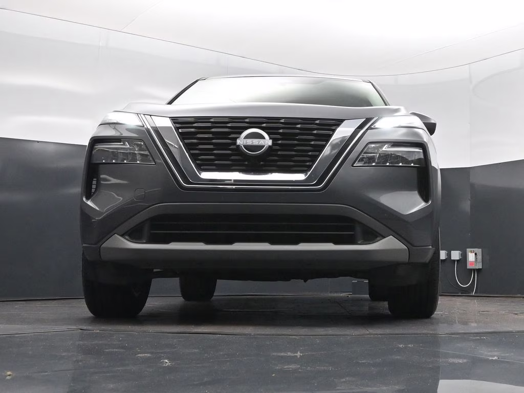 2023 Gun Metallic Nissan Rogue SV FWD SUV