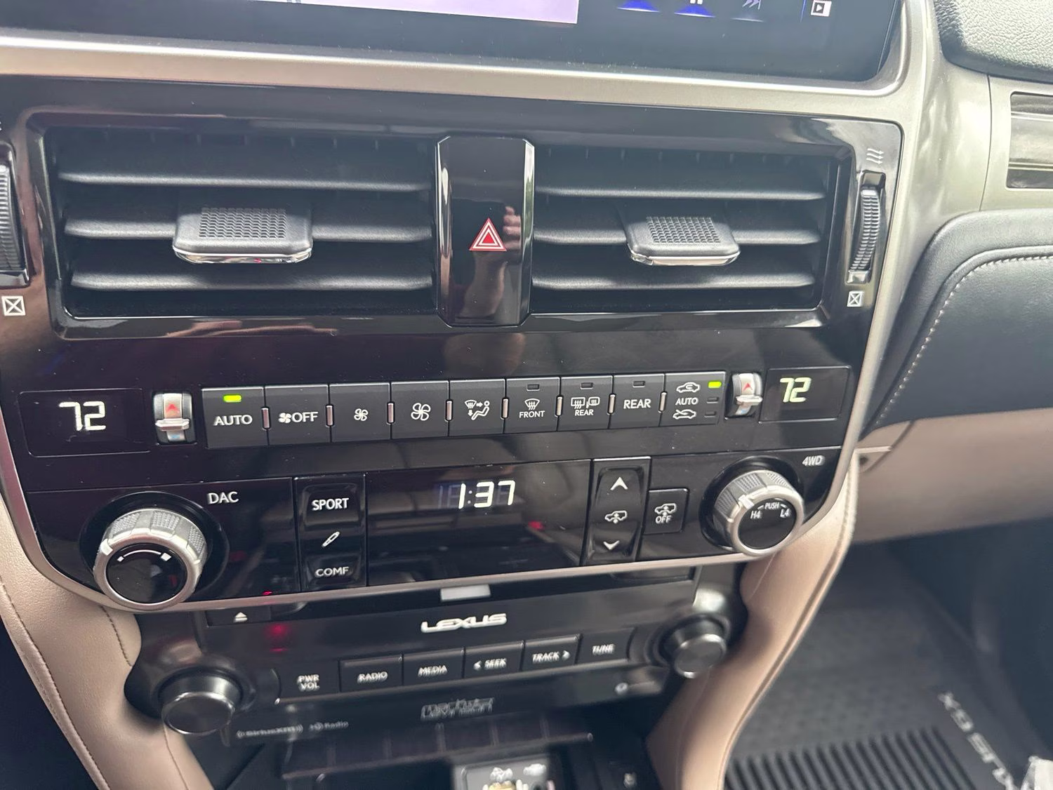 2023 Silver Lexus GX 460 Luxury 4X4 SUV