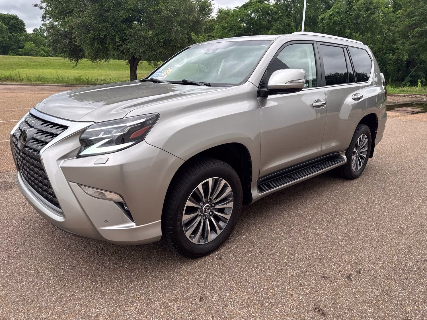 2023 Silver Lexus GX 460 Luxury 4X4 SUV