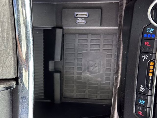 2020 Silver Metallic Ford Expedition Limited RWD SUV