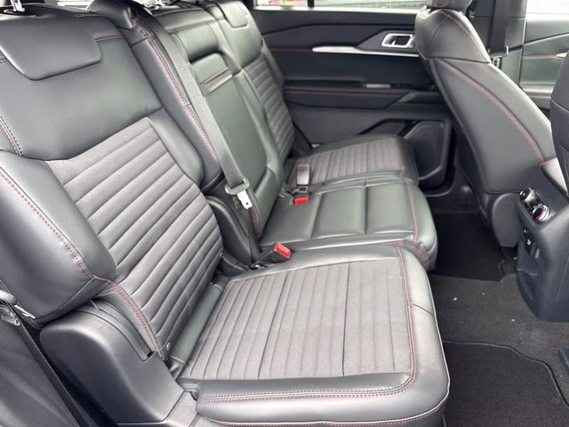 2026 White Ford Explorer ST-Line RWD SUV