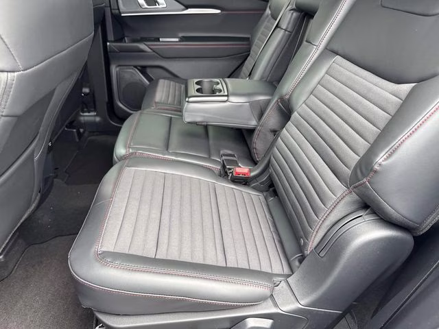 2026 White Ford Explorer ST-Line RWD SUV