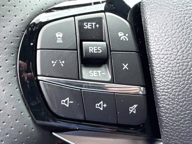 2026 White Ford Explorer ST-Line RWD SUV