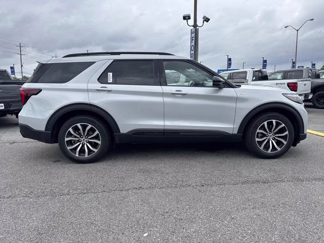 2026 White Ford Explorer ST-Line RWD SUV