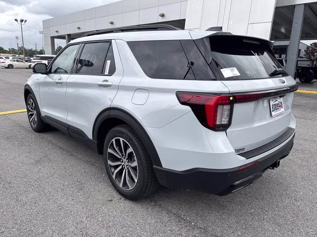 2026 White Ford Explorer ST-Line RWD SUV