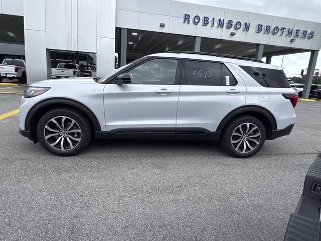2026 White Ford Explorer ST-Line RWD SUV