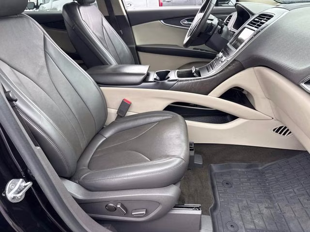 2019 Black Metallic Lincoln Nautilus Reserve FWD SUV