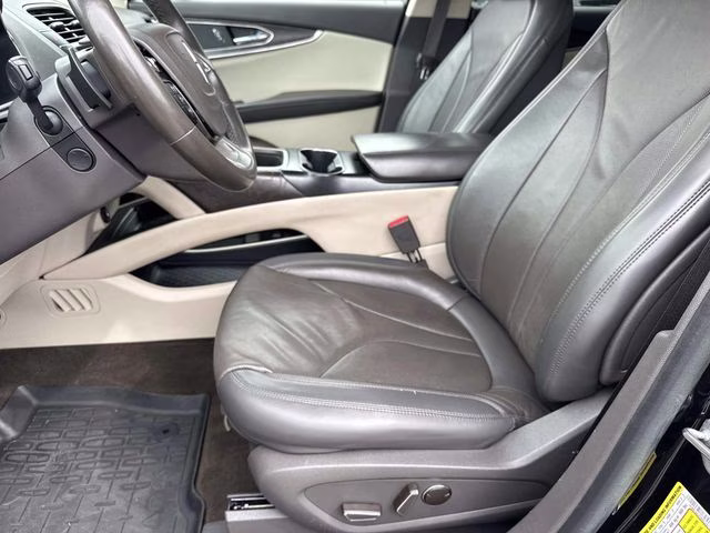 2019 Black Metallic Lincoln Nautilus Reserve FWD SUV