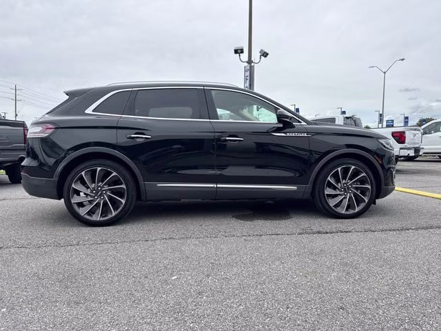 2019 Black Metallic Lincoln Nautilus Reserve FWD SUV