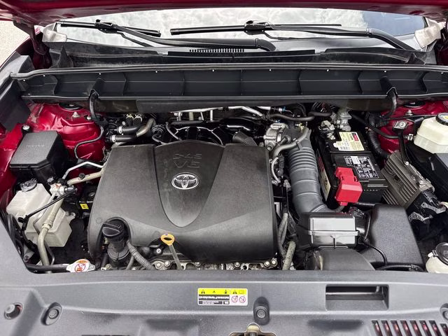2022 Pearl Toyota Highlander XLE FWD SUV