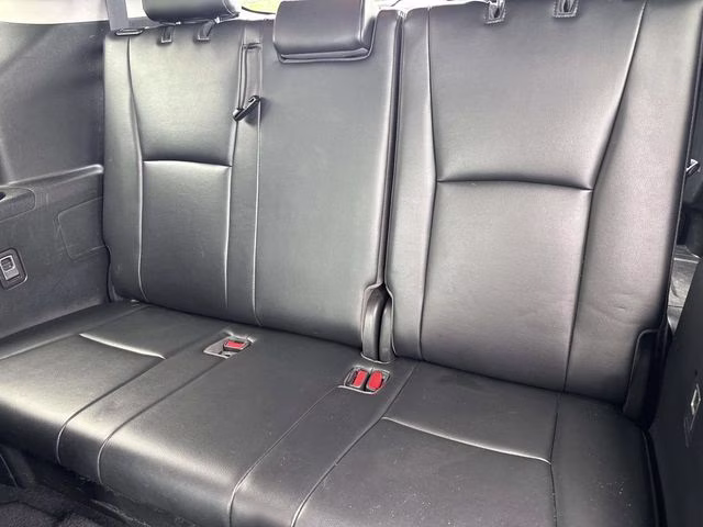 2022 Pearl Toyota Highlander XLE FWD SUV