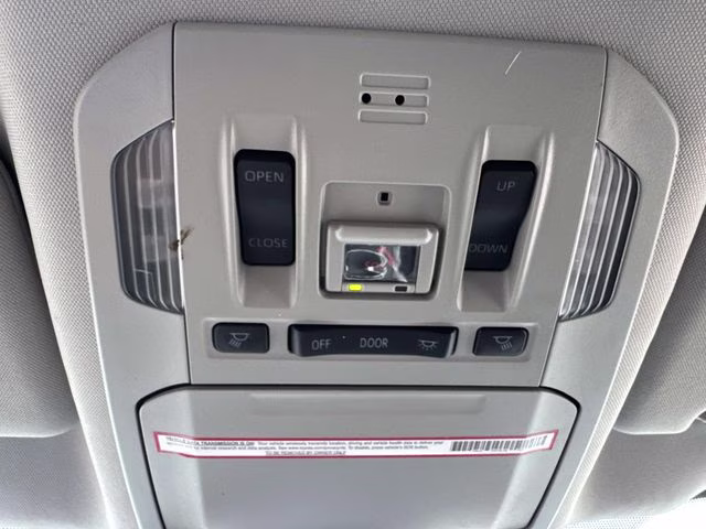 2022 Pearl Toyota Highlander XLE FWD SUV