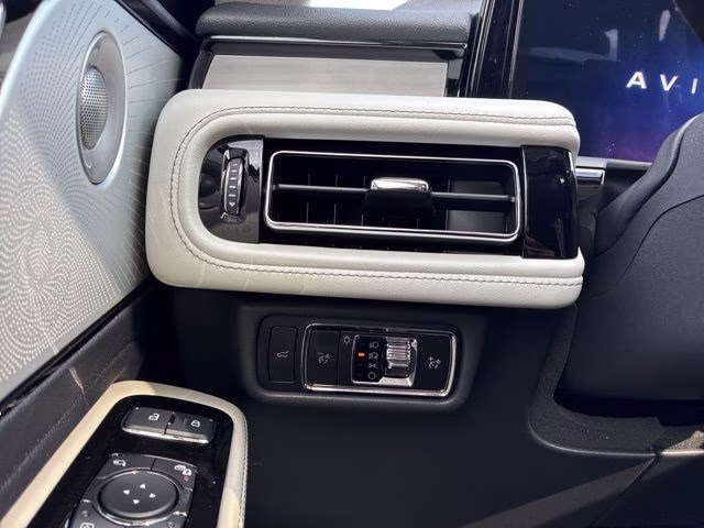 2025 Black Metallic Lincoln Aviator Reserve AWD SUV