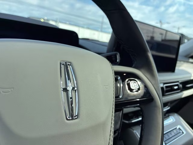 2025 Black Metallic Lincoln Aviator Reserve AWD SUV