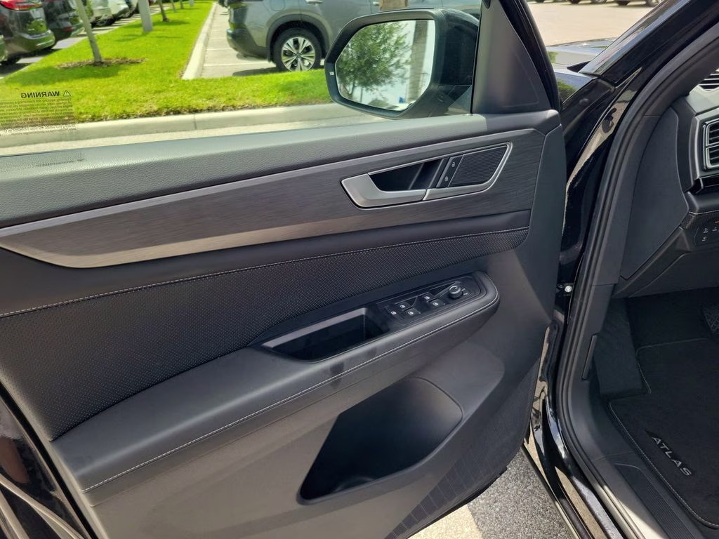 2024 Black Volkswagen Atlas Cross Sport 2.0T SE FWD SUV