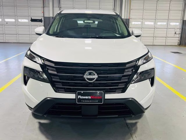 2026 Everest White Pearl Tricoat Nissan Rogue SV FWD SUV
