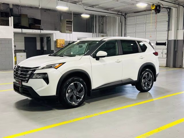 2026 Everest White Pearl Tricoat Nissan Rogue SV FWD SUV