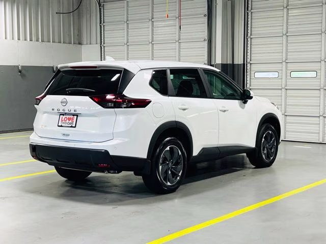 2026 Everest White Pearl Tricoat Nissan Rogue SV FWD SUV