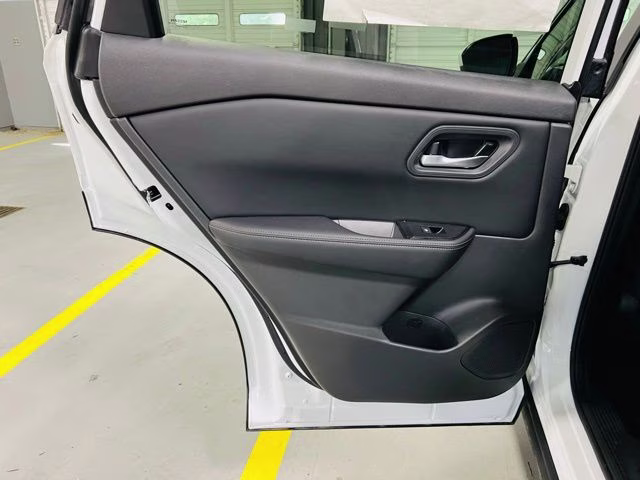 2026 Everest White Pearl Tricoat Nissan Rogue SV FWD SUV