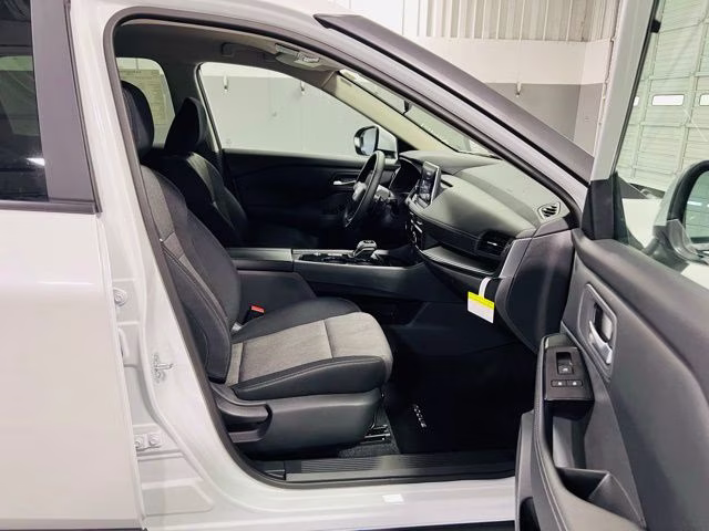 2026 Everest White Pearl Tricoat Nissan Rogue SV FWD SUV