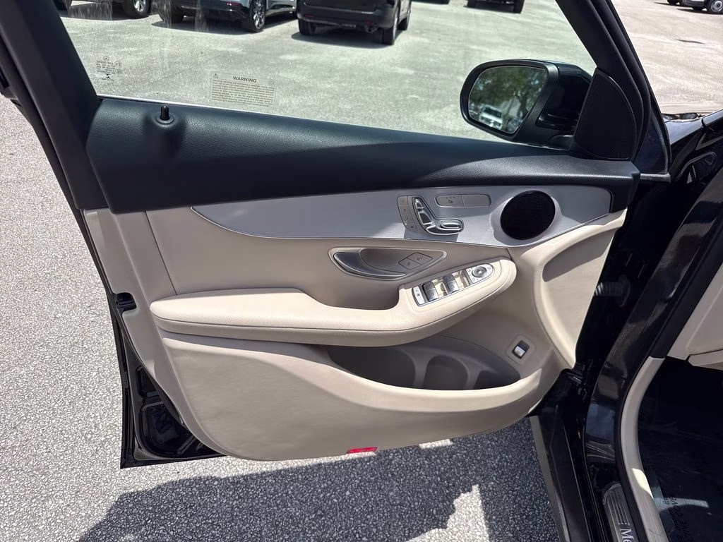 2022 Black Mercedes-Benz GLC GLC 300 RWD SUV