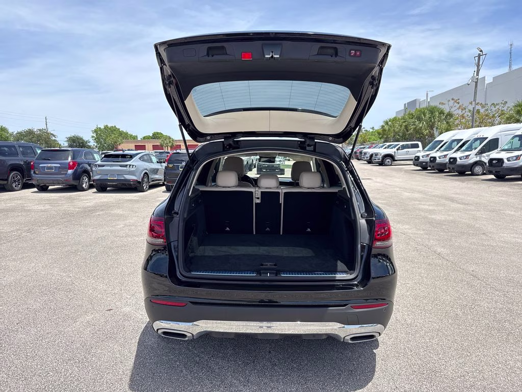 2022 Black Mercedes-Benz GLC GLC 300 RWD SUV