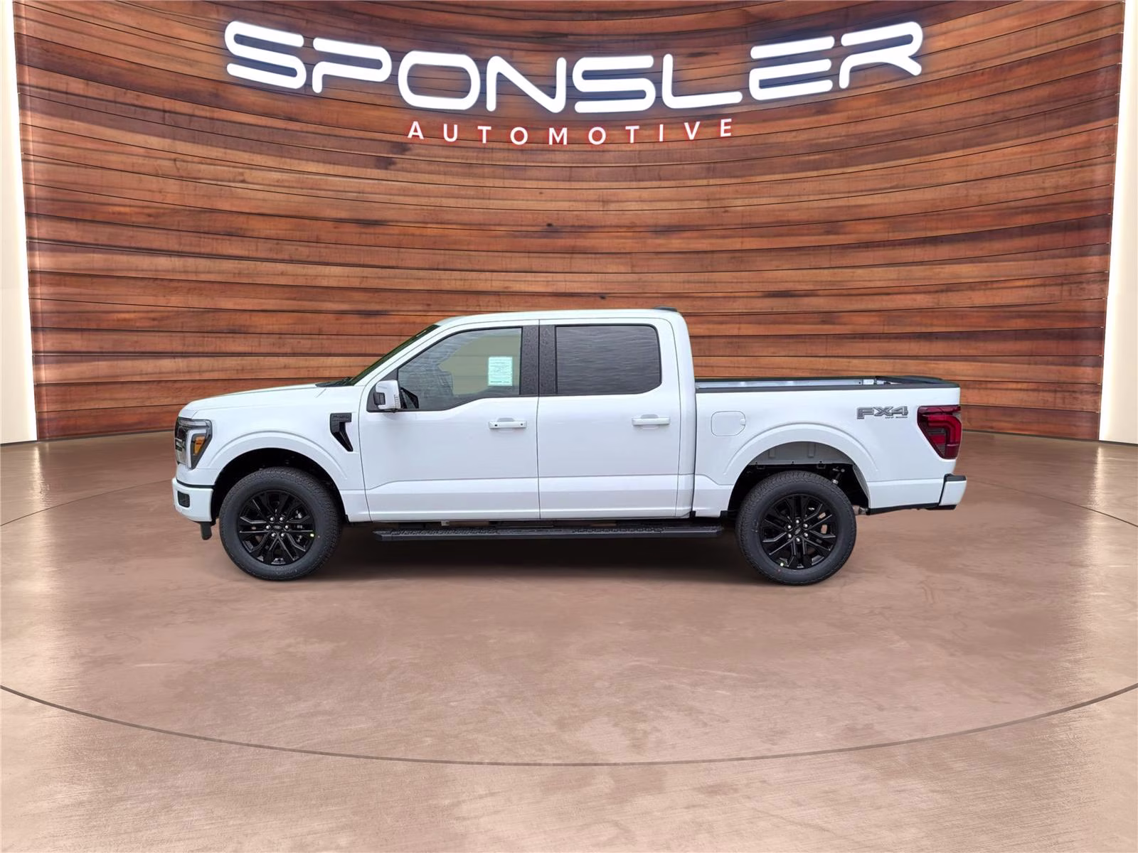 2026 Oxford White Ford F-150 LARIAT 4X4 Truck