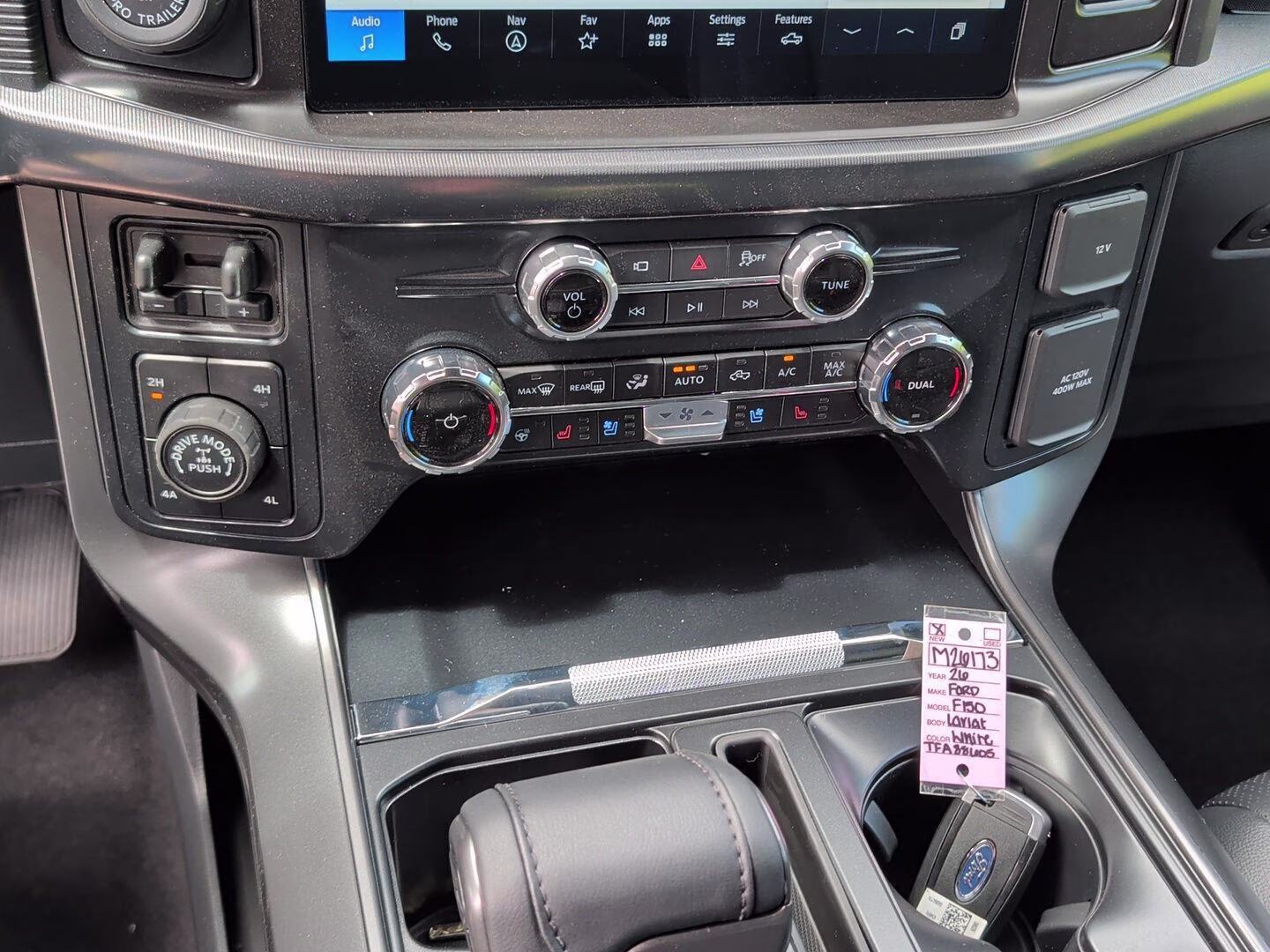 2026 Oxford White Ford F-150 LARIAT 4X4 Truck