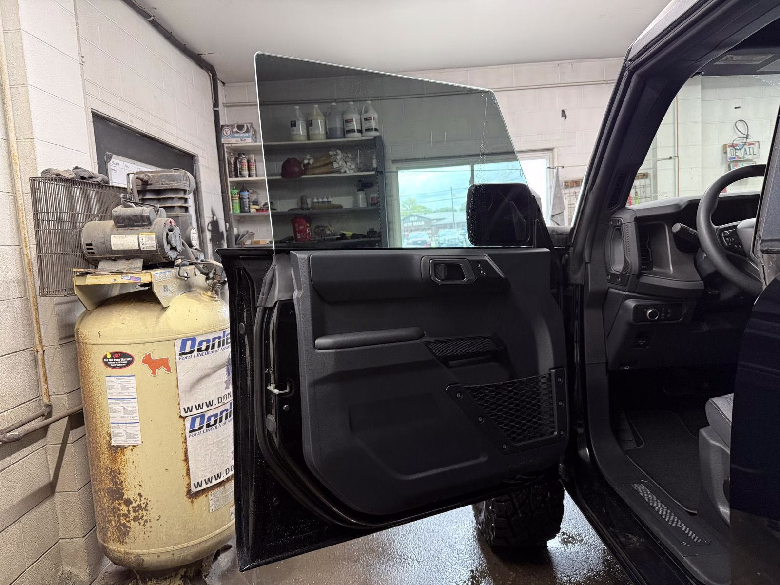 2025 Shadow Black Ford Bronco Base 4X4 SUV