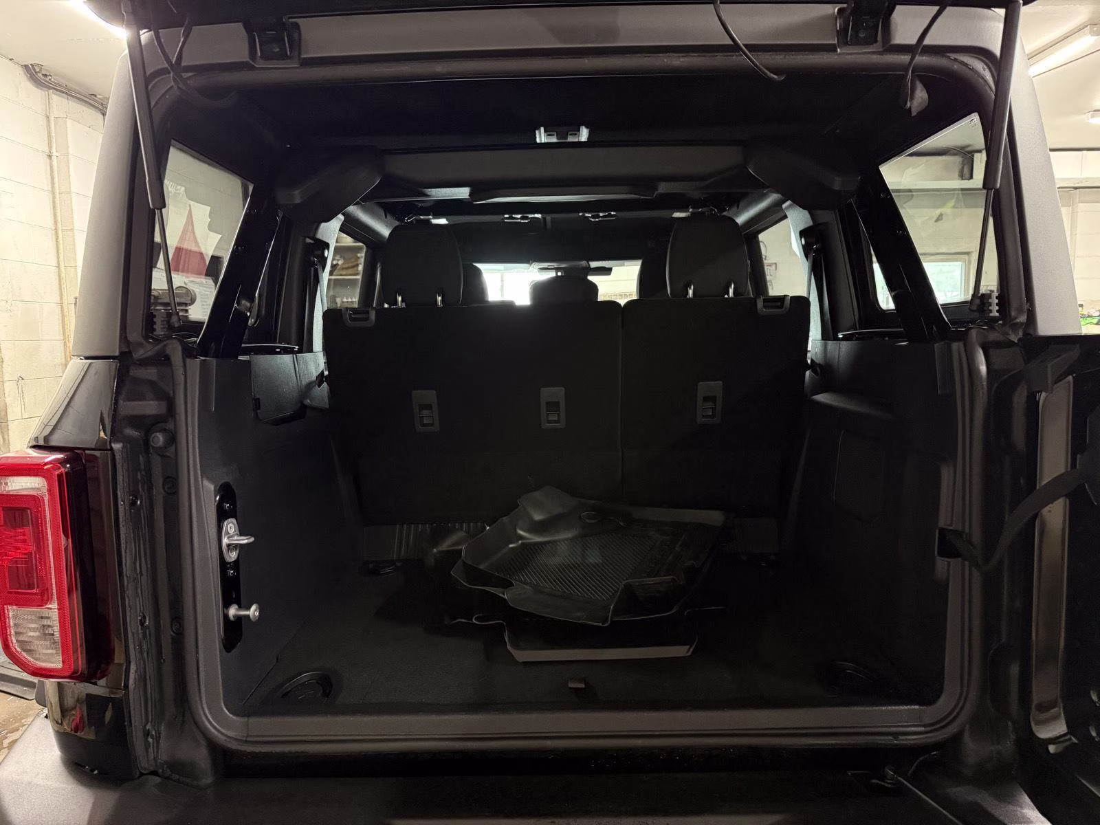 2025 Shadow Black Ford Bronco Base 4X4 SUV