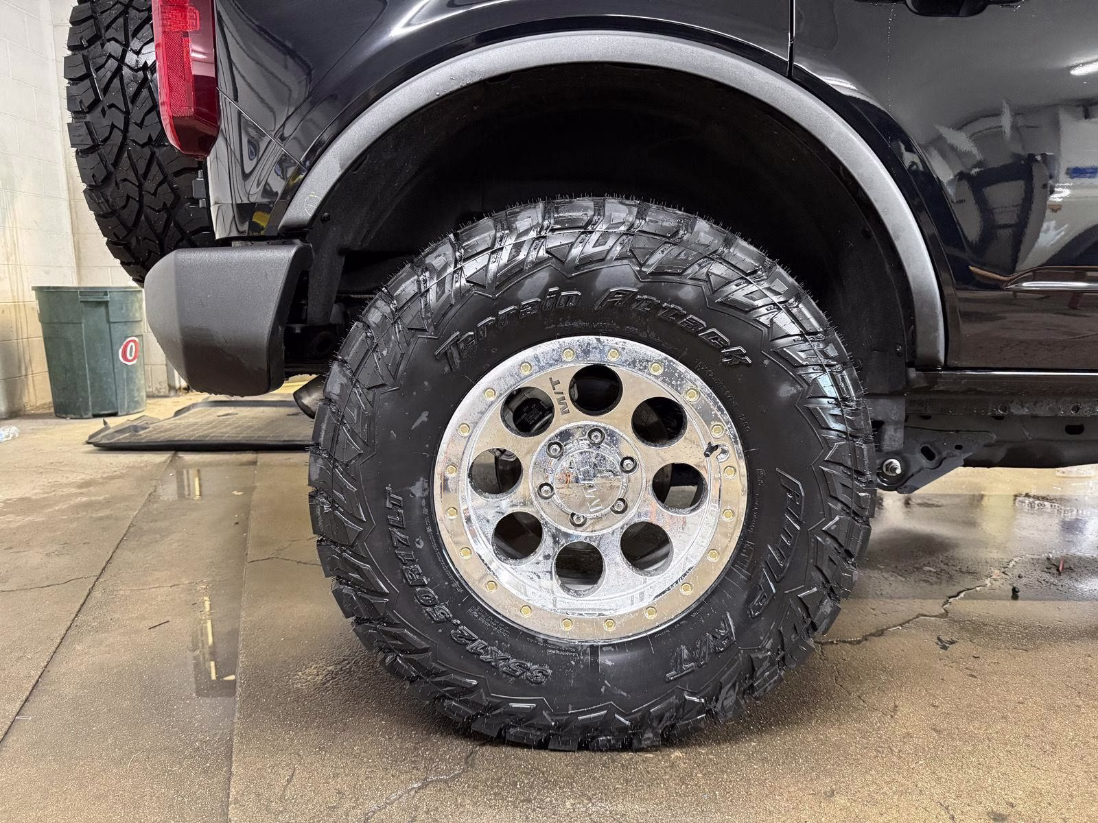 2025 Shadow Black Ford Bronco Base 4X4 SUV