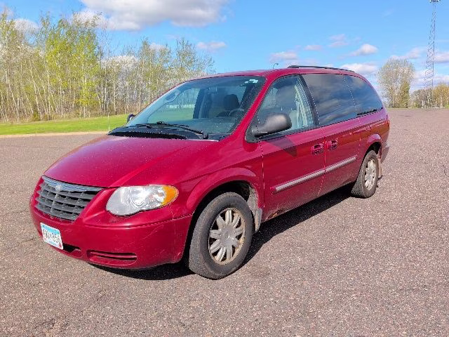 2006 Blaze Red Crystal Pearlcoat/Black Cloth Top Chrysler Town & Country Touring FWD Van