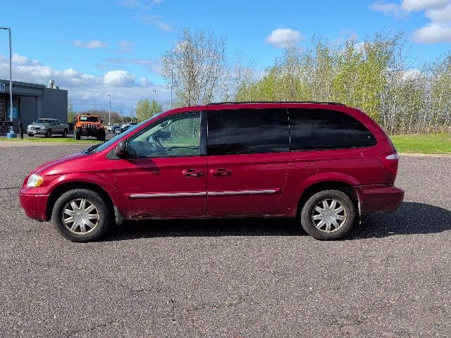 2006 Blaze Red Crystal Pearlcoat/Black Cloth Top Chrysler Town & Country Touring FWD Van