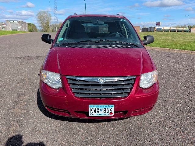 2006 Blaze Red Crystal Pearlcoat/Black Cloth Top Chrysler Town & Country Touring FWD Van