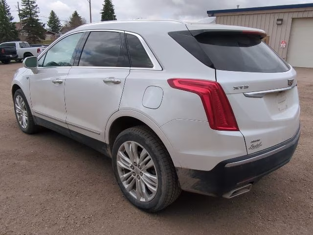 2017 Crystal White Tricoat Cadillac XT5 Premium Luxury AWD SUV