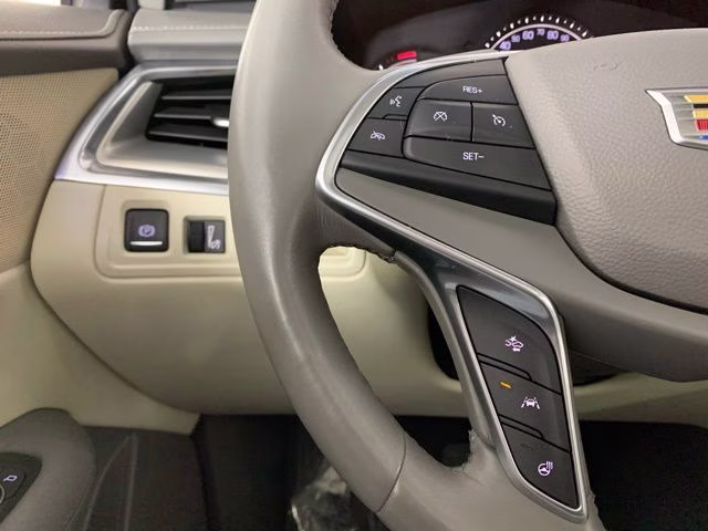 2017 Crystal White Tricoat Cadillac XT5 Premium Luxury AWD SUV