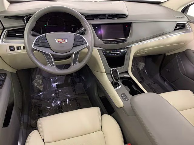 2017 Crystal White Tricoat Cadillac XT5 Premium Luxury AWD SUV