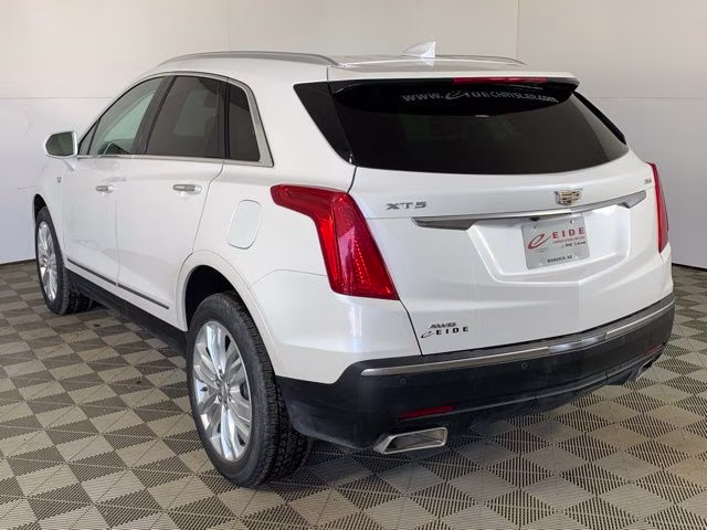 2017 Crystal White Tricoat Cadillac XT5 Premium Luxury AWD SUV