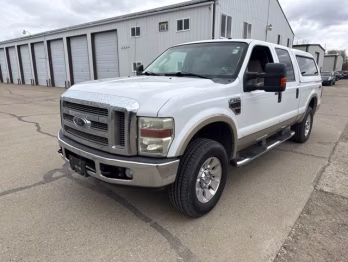 2008 White Ford Super Duty F-250 SRW Lariat 4X4 Truck