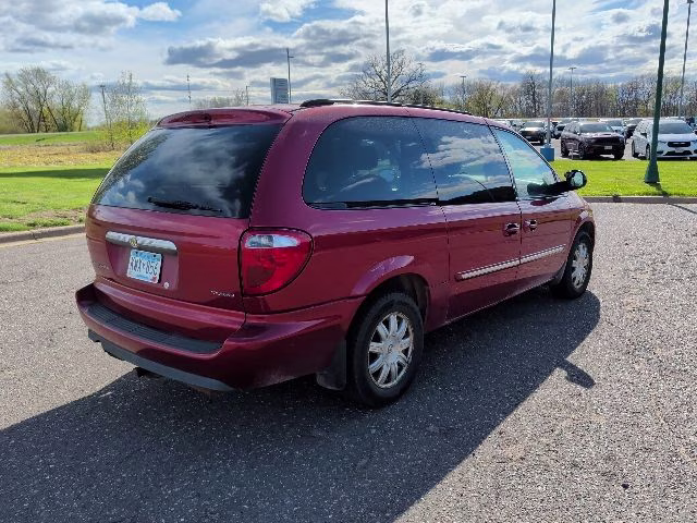 2006 Blaze Red Crystal Pearlcoat/Black Cloth Top Chrysler Town & Country Touring FWD Van