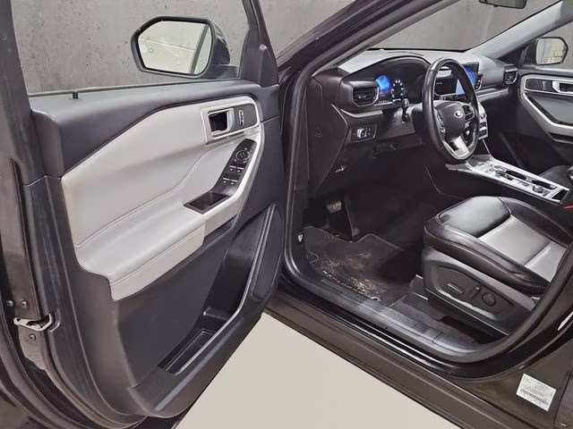 2022 Agate Black Metallic Ford Explorer XLT 4X4 SUV