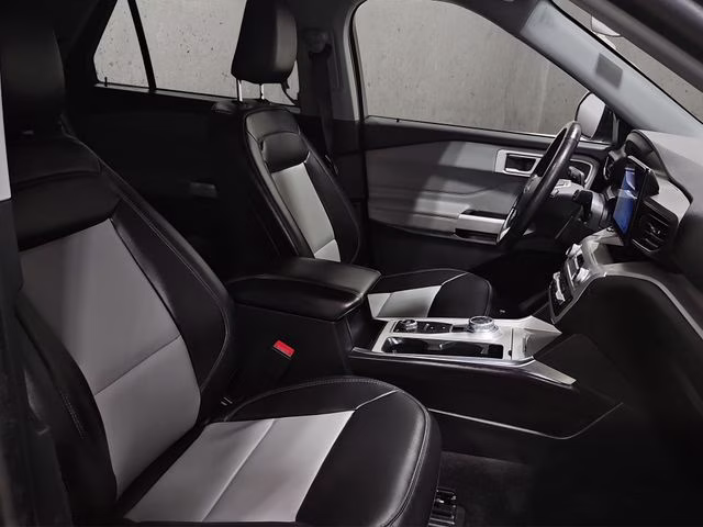 2022 Agate Black Metallic Ford Explorer XLT 4X4 SUV