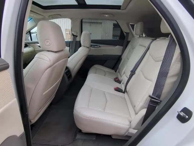 2017 Crystal White Tricoat Cadillac XT5 Premium Luxury AWD SUV