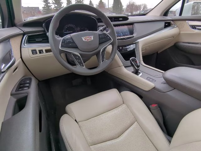 2017 Crystal White Tricoat Cadillac XT5 Premium Luxury AWD SUV