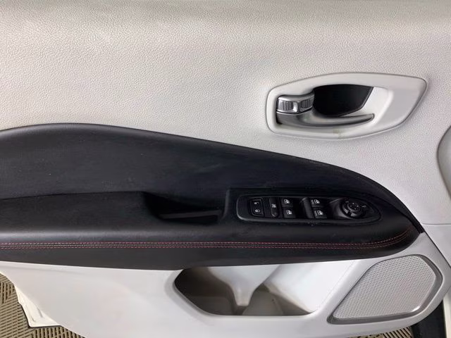 2019 White Clearcoat Jeep Compass Limited 4X4 SUV
