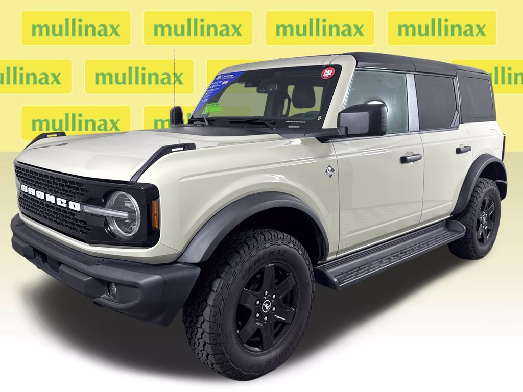 2025 Desert Sand Ford Bronco Outer Banks 4X4 SUV