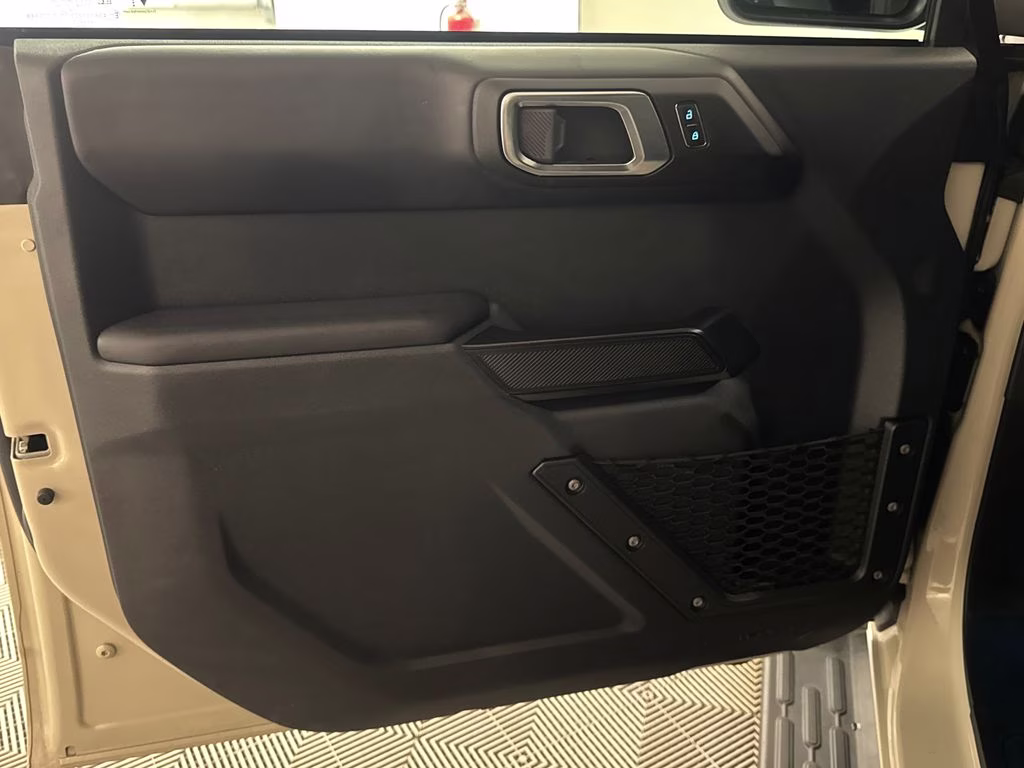 2025 Desert Sand Ford Bronco Outer Banks 4X4 SUV